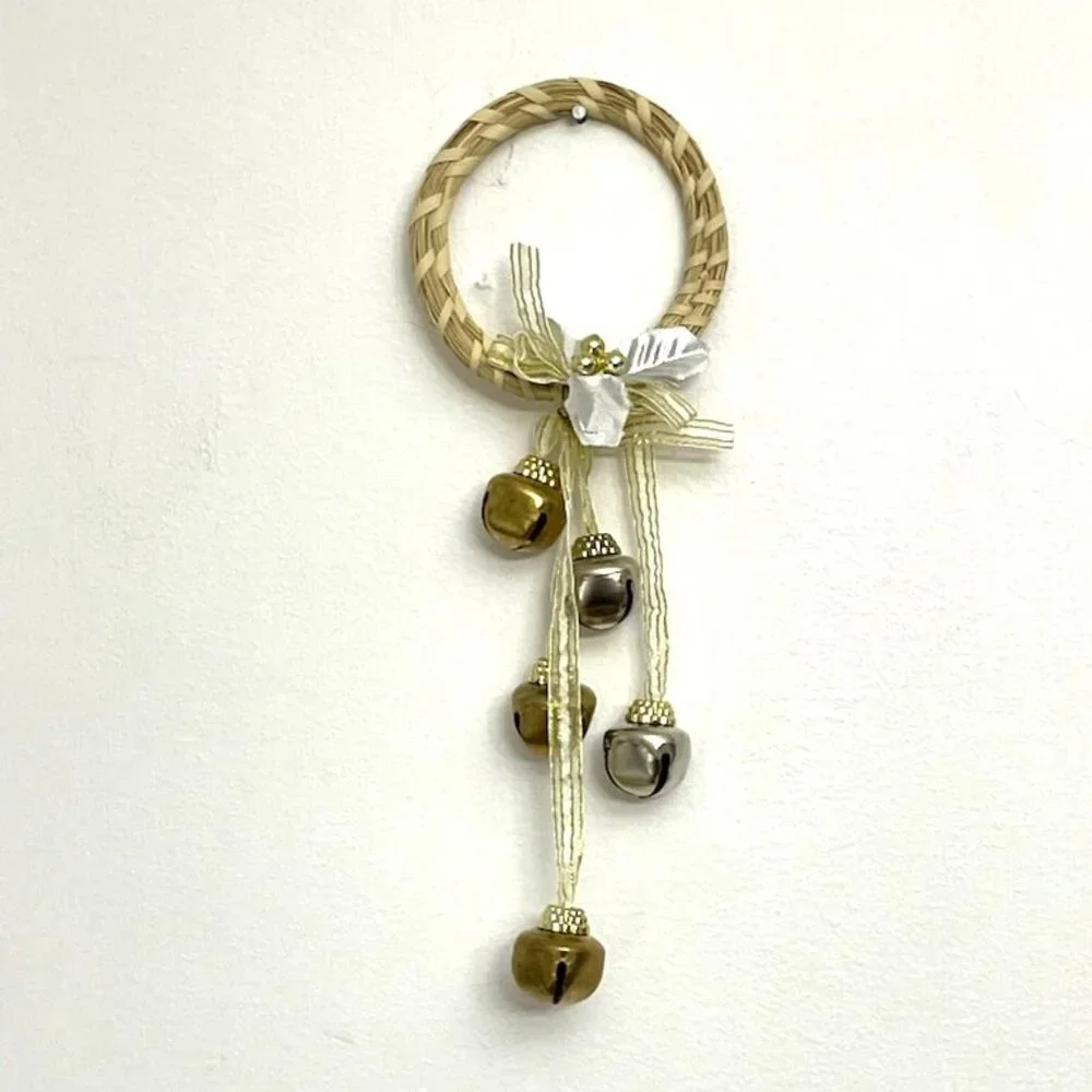 Vintage Sweet Grass Jingle Bell Doorknob Wreath‎ Hanger Christmas Holiday